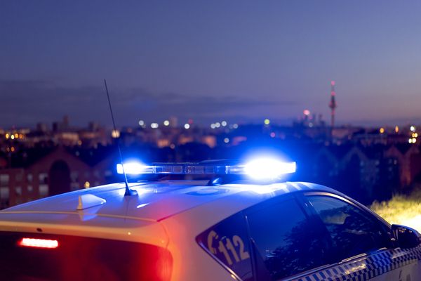 휴대폰으로 경찰관 머리를 때린 20대 여성이 징역형의 집행유예가 선고됐다. 사진은 기사 내용과 무관. /사진=이미지투데이 