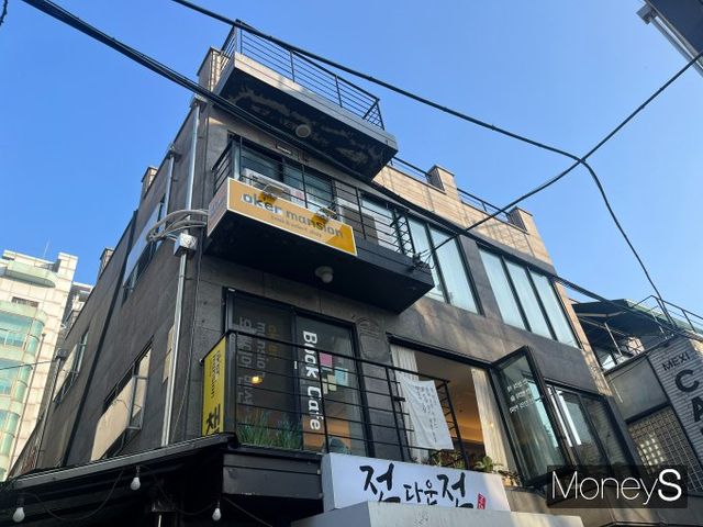 MZ들이 반한 독립서점의 매력을 살펴보았다. 오케이어멘션의 모습./사진=박정은 기자