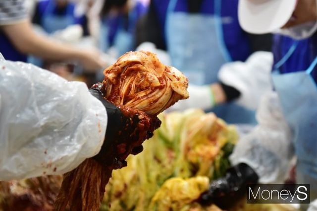 ▲ 직접담금 김치로 이웃사랑 실천