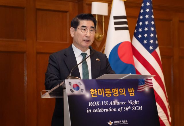 김용현 국방부 장관이 러시아와 우크라이나 전쟁에 우리 정부가 참관단 파견은 반드시 필요한 일이라고 강조했다. 사진은 김 장관이 지난 29일(현지시각) 미국 워싱턴에서 열린 한미 동맹의 밤에서 환영사 하는 모습. /사진=뉴스1(국방부 제공) 