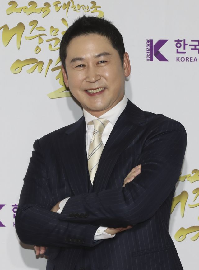 개그맨 신동엽이 9년 전 매입한 홍대 빌딩의 시세 차익이 100억원 이상 오른 것으로 알려졌다. /사진= 뉴시스