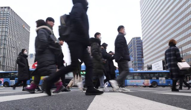 한국개발연구원(KDI)이 내년 우리 경제가 내수 부진이 점차 완화되는 가운데 수출 증가세가 둔화되면서 올해(2.2%)보다 낮은 2.0%의 성장률을 기록할 것으로 전망했다./사진=머니S DB
