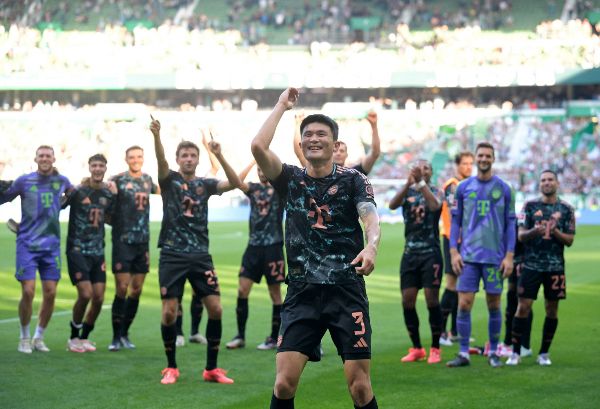 '주장' 손흥민(토트넘 홋스퍼)이 돌아온 홍명보호가 14일(한국시각) 2026 북중미월드컵 3차 예선 B조 5차전 쿠웨이트와의 원정 경기를 치른다. 사진은 지난 9월 독일 분데스리가 베르더 브레맨과의 경기 후 김민재의 모습. /사진=로이터