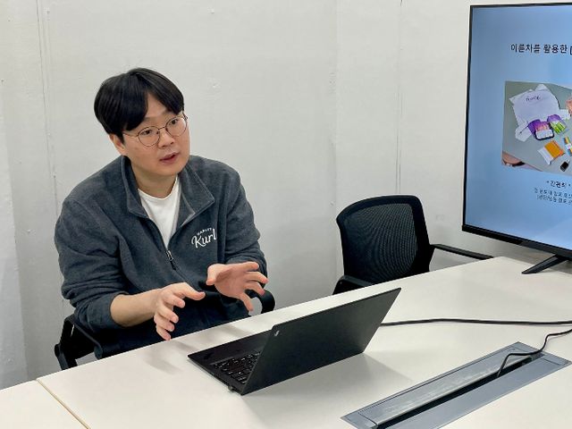 컬리는 차별화된 상품에 대한 즉시 수요를 충족시키기 위해 퀵커머스 서비스 '컬리나우'를 운영하고 있다. 14일 서울 강남구 컬리나우 도곡점에서 이정언 컬리나우 그룹장이 컬리나우에 대한 설명을 하고 있다. /사진=컬리