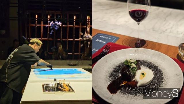 테이스트 스튜디오에서 아티스트가 음식과 관련된 퍼포먼스를 선보이는 모습(왼쪽)과 관객들에게 제공된 음식. /사진=최유빈 기자