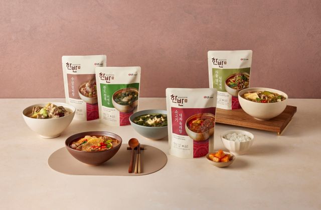 LF푸드 한반 12가 12종의 국물요리를 출시했다. 차돌 냉이 된장찌개, 소고가 대파 육개장, 수삼갈비탕, 스지도가니탕, 내장탕, 한우곱창전골, 양곰탕 등이다. /사진=LF푸드