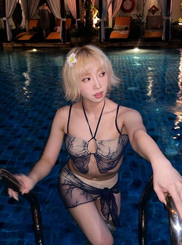 걸그룹 2NE1 멤버 공민지가 수영복 자태를 뽐냈다. /사진=공민지 인스타그램