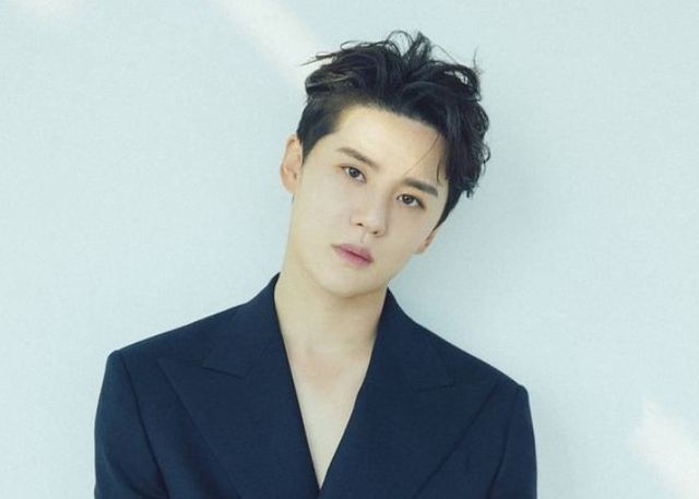 동방신기 출신 김준수가 여성 BJ에게 협박당해 8억원 정도를 갈취당한 사실이 알려졌다./사진=김준수 인스타그램