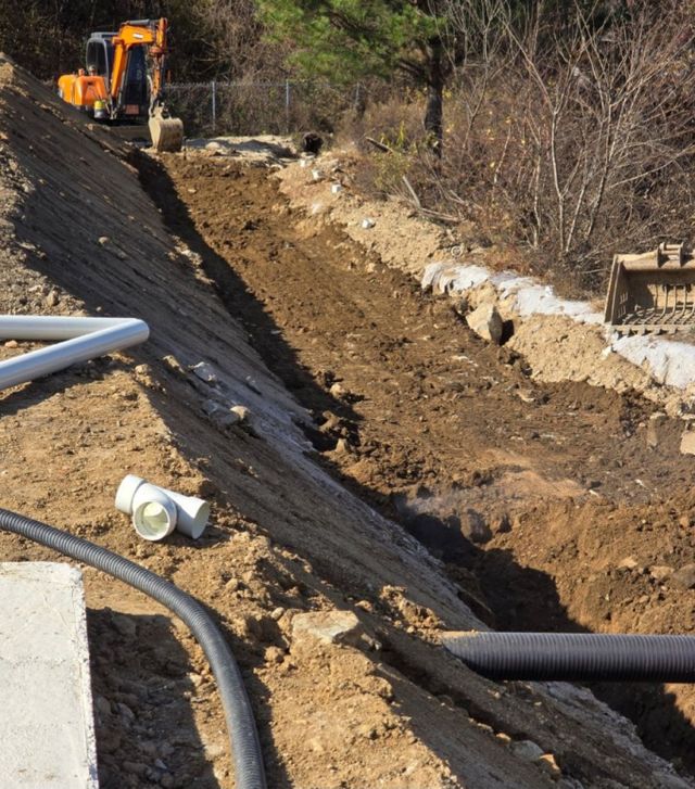 소방당국은 16일 오전 11시19분경 강원 화천군 간동면 간척리 춘천-속초 동서고속철도공사 현장 발견된 포탄이 발화됐다고 밝혔다. /사진=강원특별자치도 소방본부