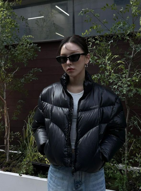 걸그룹 레드벨벳 멤버 웬디가 힙한 패션 센스를 보였다. /사진=웬디 인스타그램