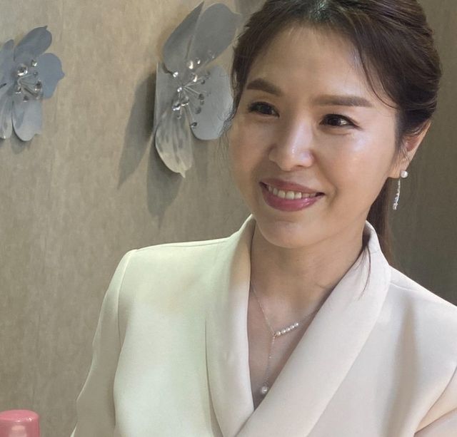 코미디언 김지선이 래퍼로 활동 중인 아들이 선물한 첫 음원 수익에 뿌듯함을 드러냈다./사진=김지선 인스타그램 캡처