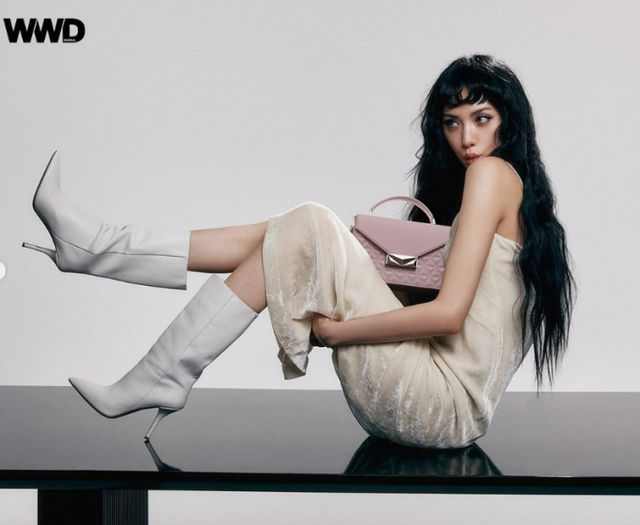 가수 겸 배우 나나가 패션화보를 촬영했다. /사진=나나 인스타그램