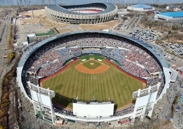 KBO가 FA 명단 30명을 공시했다. 사진은 잠실야구장 전경. /사진=뉴스1