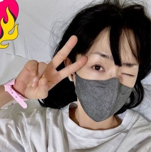 밴드 '자우림' 프런트 퍼슨 겸 싱어송라이터 김윤아가 병원 치료 중인 근황을 전했다. /사진=김윤아 인스타그램