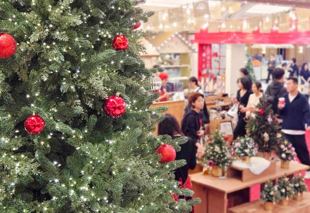 신세계백화점이 처음으로 강남점 내부에 크리스마스 마켓 팝업스토어를 연다. /사진=신세계백화점
