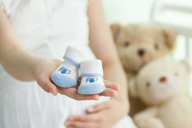 24시간 상주하며 아기 돌보기와 가사 일을 도와줄 도우미를 찾는 구인 글이 올라와 공분을 사고 있다. 사진은 기사와 무관한 자료사진. /사진=이미지투데이