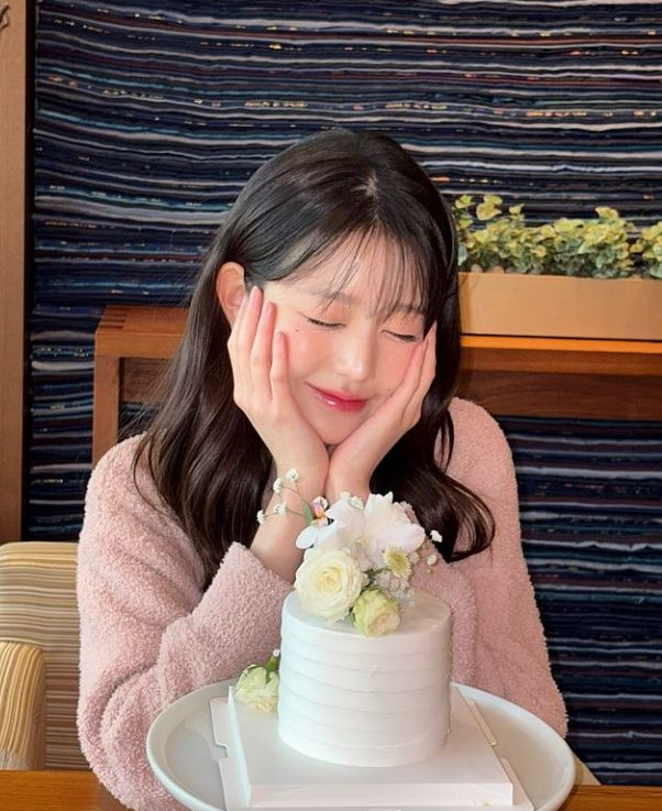 걸그룹 아이브 멤버 장원영이 일상에서도 꽃미모를 자랑했다. /사진=장원영 인스타그램