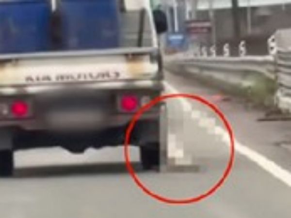 죽은 개를 매달고 도로에서 달리는 트럭이 목격돼 충격을 주고 있다. /사진=JTBC '사건반장' 캡처