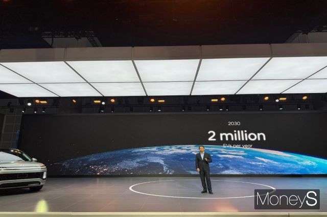 지난 22일 2024 LA오토쇼의 언론대상으로 한 사전행사에서 호세 무뇨스 신임 대표이사는 2030년까지 200만대의 EV 판매실적을 달성할 계획이라고 밝혔다. /사진=김서연 기자 