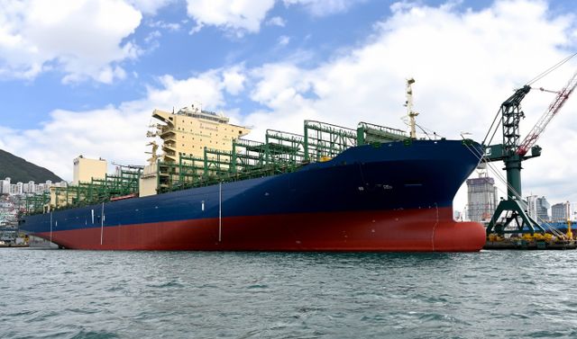 HD중공업이 친환경 컨테이너선 4척에 대한 건조계약을 체결했다. 사진은 HJ중공업이&nbsp;건조한&nbsp;동급&nbsp;컨테이너선. /사진=HJ중공업