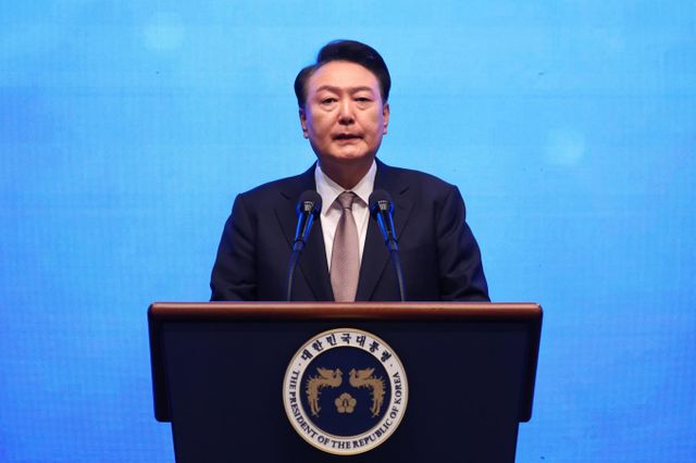 윤석열 대통령이 김건희 여사 특검법에 대해 재의요구권(거부권)을 세 번째로 행사했다. 사진은 윤 대통령이 지난 22일 서울 중구 신라호텔에서 열린 제56회 국가조찬기도회에 참석해 인사말 하는 모습. /사진=뉴시스