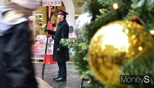 ▲ 명동거리 울려퍼진 사랑의 종소리, 구세군 자선냄비 활동 시작