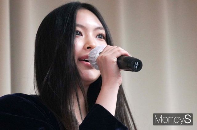 ▲ 입장 전하는 뉴진스 혜인