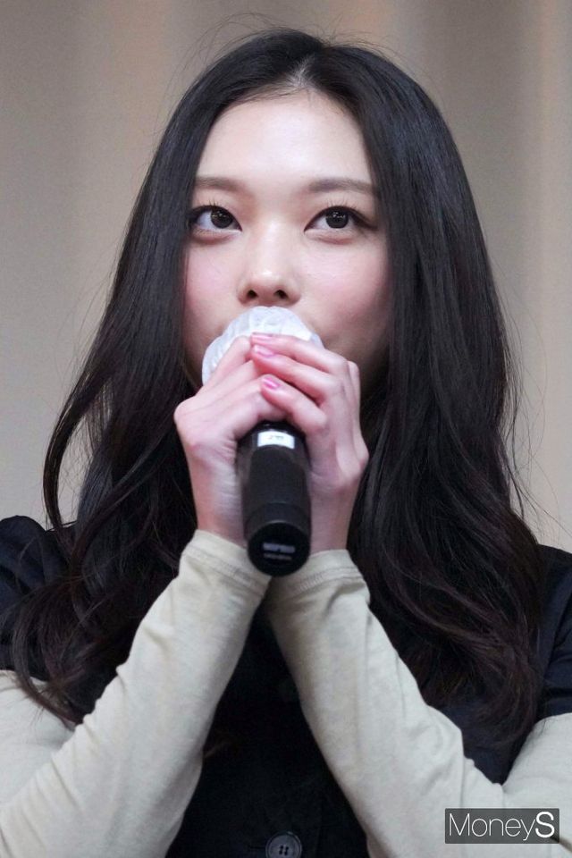 ▲ 입장 전하는 뉴진스 해린