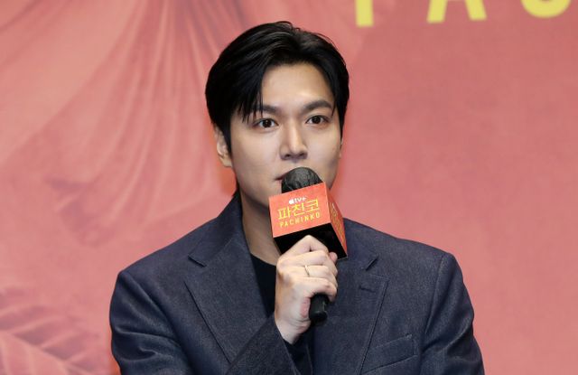 배우 이민호가 다음달 중으로 tvN 예능 프로그램 '유 퀴즈 온 더 블럭' 녹화에 나선다. 사진은 이민호가 지난 8월23일 서울 강남구 그랜드 인터컨티넨탈 서울 파르나스에서 열린 Apple TV+ 웹드라마 '파친코' 시즌2 제작발표회에서 인사말을 하는 모습. /사진=뉴시스