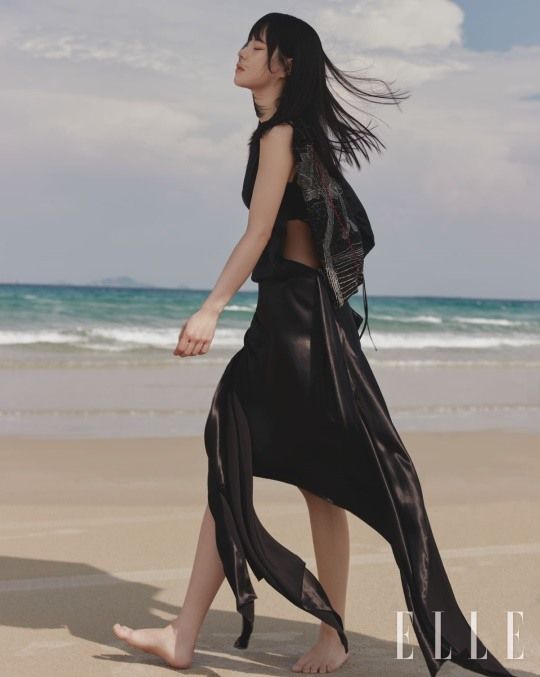 배우 임지연이 패션 매거진과 함께 촬영한 화보 사진을 공개했다. /사진=엘르코리아 제공