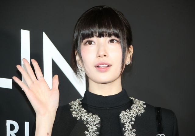 배우 수지가 지난 28일 서울 강남구 셀린느 청담 플래그십에서 열린 오픈 기념행사에 참석한 모습. /사진=뉴스1