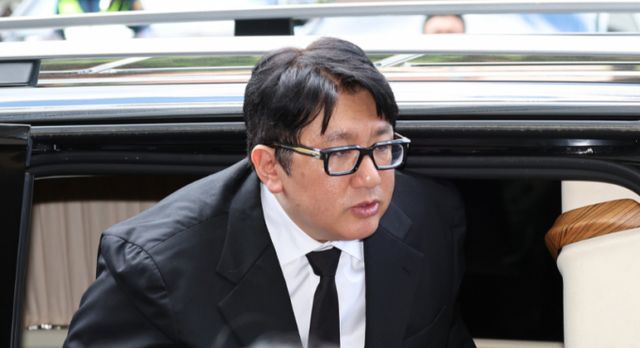  방시혁 하이브 의장이 지난 5월 오후 서울 중구 한 호텔에서 빈 자이드 알 나하얀 아랍에미리트(UAE) 대통령과의 간담회에 참석하고 있다. /사진=뉴스1