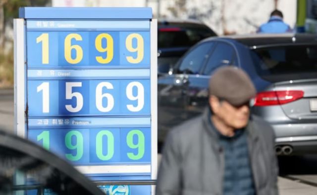 사진은 지난 24일 서울 시내 한 주유소. /사진=뉴스1