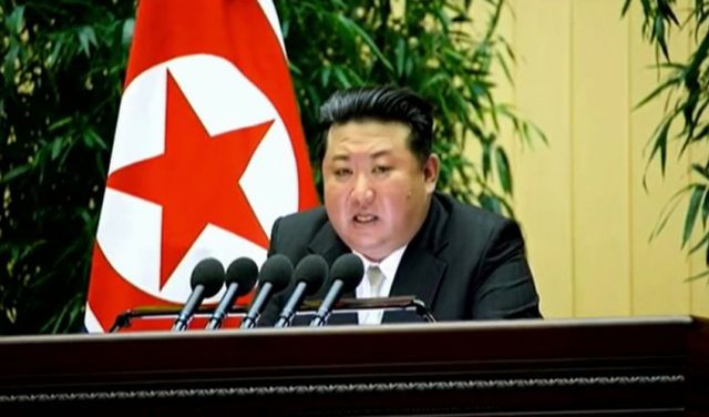 김정은 북한 국무위원장이 안드레이 벨로우소프러시아 국방장관과 회동했다. /사진=뉴시스(조선중앙TV 캡처)