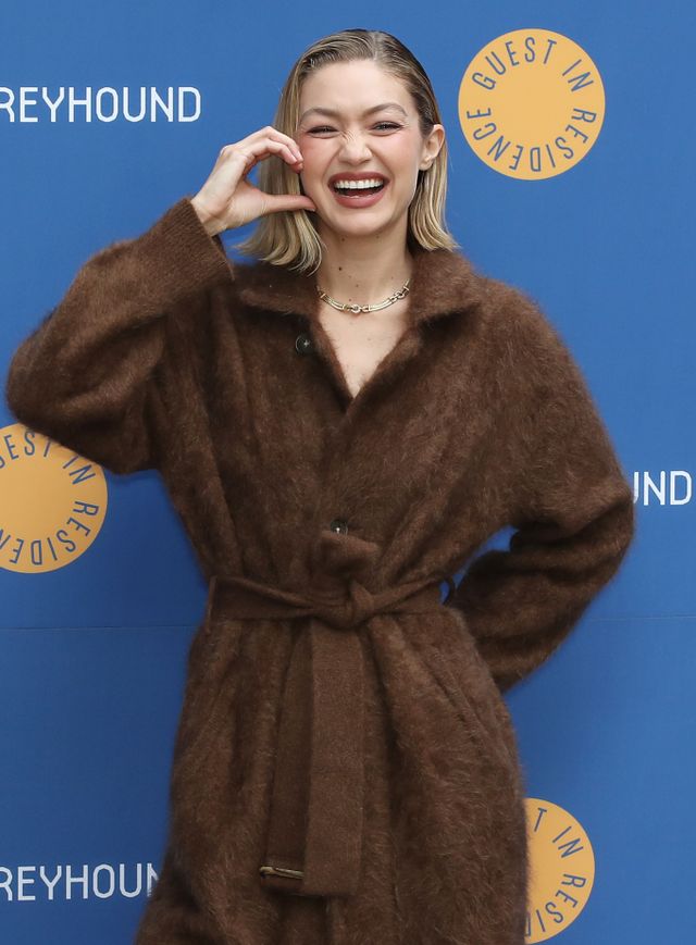 세계적인 모델 지지 하디드가 지난 4일 서울 강남구 한 매장에서 열린 패션브랜드 포토행사에 참석해 남다른 패션 센스를 뽐냈다. /사진=뉴스1