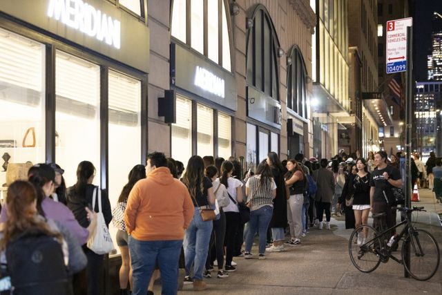  누리하우스가 올해 대규모 K뷰티 행사를 성황리에 개최하고 내년 상반기에도 또 한번 행사를 개최한다고 밝혔다. 지난 1일(현지시각) 뉴욕한국문화원에서 열린 K뷰티 부스트 행사에 참가하기 위해 줄이 길게 늘어서 있다. /사진=누리하우스