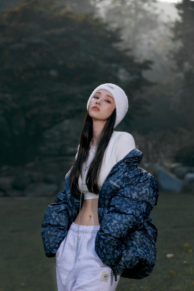 배우 전종서가 11자 복근을 드러냈다. /사진=하이드로겐 제공