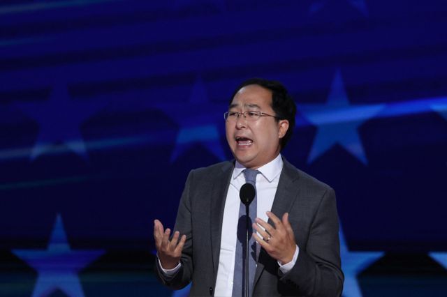 미국 민주당 앤디 김이 뉴저지주 상원의원으로 당선됐다. 사진은 지난 8월21일(현지시각) 미국 일리노이주 시카고 유나이티드센터에서 열린 민주당 전당대회에서 연설을 하고 있는 앤디 김. /사진=로이터