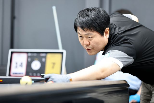 최성원·다니엘 산체스김병호·김영원 등이 승부치기 끝에 64강에 진출했다. 사진은 지난 6일 경기 고양 킨텍스 PBA스타디움에서 열린 PBA 128강 경기에서 승부치기 끝에 역전에 성공한 김병호. /사진=프로당구협회(PBA) 제공