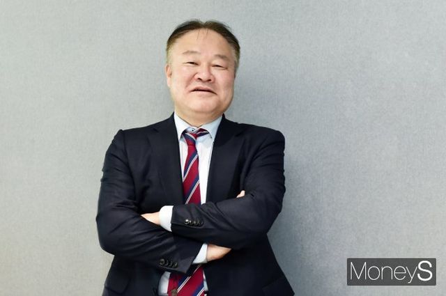 전문가들은 미국의 소비 중심 성장 모델에서 감세와 관세 정책은 실질 구매력 약화로 이어져 서민 경제의 어려움을 더할 수 있다고 전망했다. 사진은 지난 6일 김학균 신영증권 리서치센터장의 모습. /사진=임한별 기자(머니S)