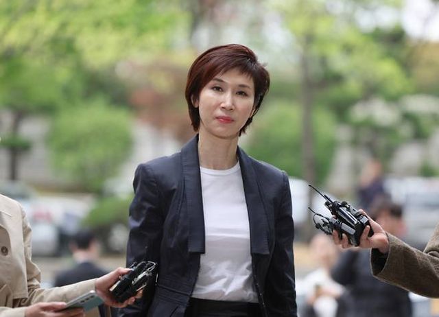 노소영 아트센터 나비 관장이 지난 4월16일 오후 서울 서초구 서울고등법원에서 열린 최태원-노소영 이혼 소송 항소심 2차 변론에 출석하고 있다. / 사진=뉴시스 김금보 기자 