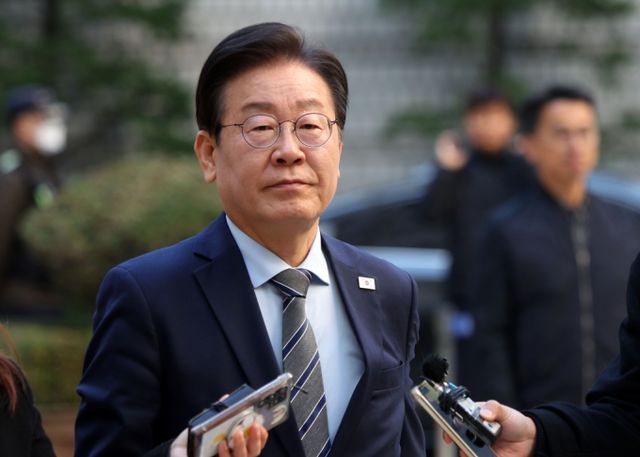 이재명 더불어민주당 대표가 지난 8일 서울 서초구 서울중앙지방법원에서 열린 대장동 배임 및 성남FC 뇌물 의혹 55차 공판에 출석하고 있다. / 사진=뉴시스 홍효식 기자 /사진=홍효식