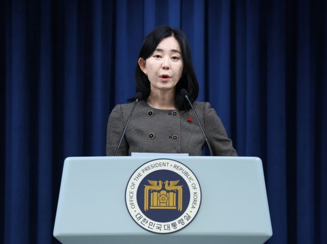 대통령실이 더불어민주당의 예산 감액안 단독 처리를 비판했다. 사진은 1일 서울 용산 대통령실 청사에서 정혜전 대통령실 대변인이 브리핑을 하는 모습. /사진=뉴시스