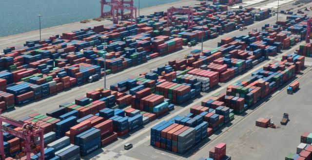 지난달 우리나라 수출이 14개월 연속 성장세를 기록했고 무역수지도 18개월 연속 흑자였다. 사진은 울산 수출항에 콘테이너가 적재돼 있는 모습. /사진=뉴스1 