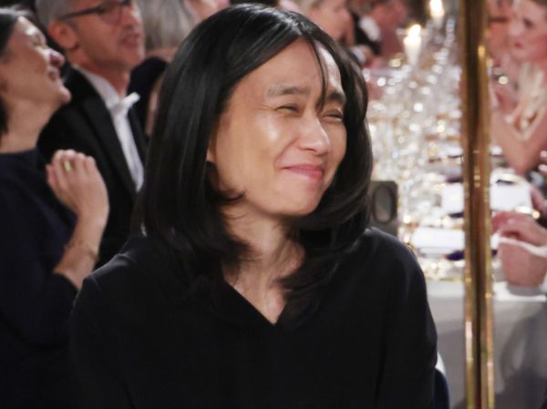 한강 작가가 우리나라 최초, 아시아 여성 작가 중 처음으로 노벨문학상을 받았다. 사진은 우리나라 최초, 아시아 여성 작가 중 처음으로 노벨문학상을 수상한 한강이 10일(현지시간) 스웨덴 스톡홀름 시청에서 열린 노벨상 연회에 참석한 모습. /사진=뉴스1