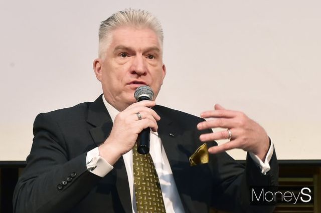 ▲ 질문에 답변하는 빈센트 르레이 사장