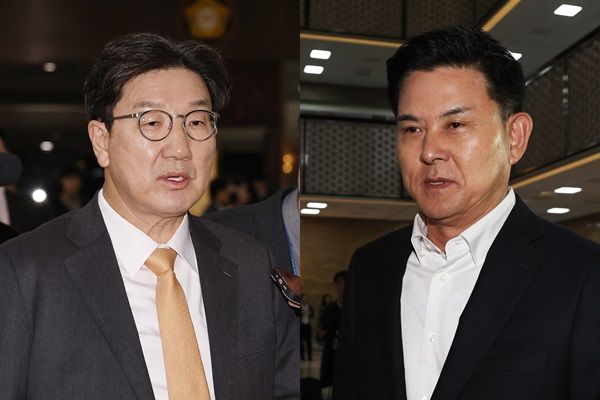 국민의힘이 12일 국회에서 의원총회를 열어 차기 원내대표를 선출한다. 사진은 권성동 의원(5선·강원 강릉) 과 김태호 의원(4선·경남 양산, 오른쪽). /사진=뉴스1