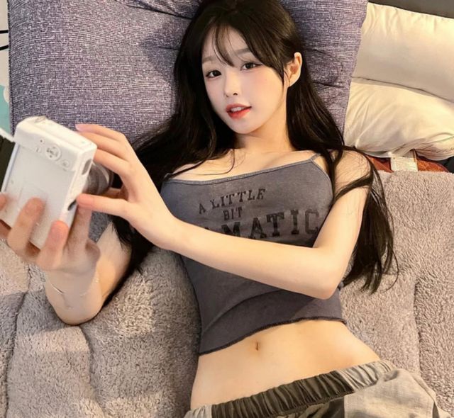 SOOP은 그동안 쌓아온 부정적 이미지를 쇄신하고 글로벌 시장으로 도약하고자 지난 10월 기존 아프리카TV에서 사명을 SOOP으로 변경하고 지난 10일에는 서수길 최고BJ책임자(CBO)가 3년 만에 대표이사로 복귀했다. 사진은 여성 스트리머(BJ) 한갱의 사진. /사진=한갱 인스타그램 캡처