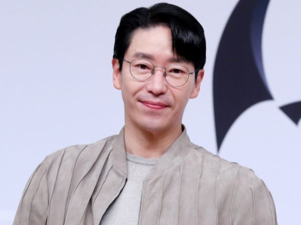 배우 엄기준(48)이 오는 22일 비연예인 연인과 결혼식을 올린다. 사진은 지난 3월27일 배우 엄기준이 드라마 '7인의 부활' 제작발표회에 참석해 포즈를 취하는 모습. /사진=스타뉴스