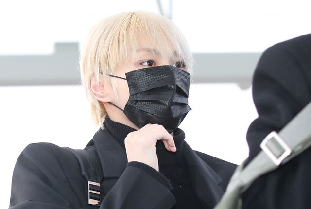 아이돌 그룹 엔하이픈 멤버 정원이 걸그룹 에스파 멤버 윈터와의 열애설에 대해 직접 부인했다. 사진은 정원이 '2024 MAMA AWARDS'를 위해 지난달 20일 인천국제공항을 통해 일본 오사카로 출국하는 모습. /사진=뉴스1